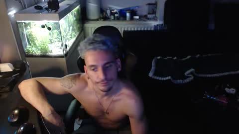 Rayzel online show from 01/13/26, 05:51