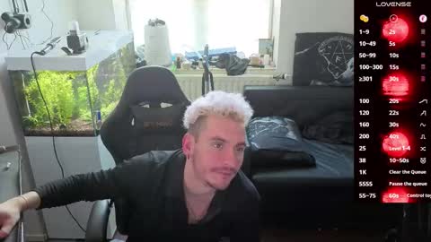 Rayzel online show from 03/18/26, 01:36