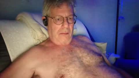 mickey95003 online show from 04/10/26, 01:55