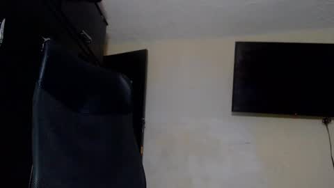 Snapshot of real1dk chatting on 12/30/24, 06:05 Sthith online show from 12/30/24, 06:05