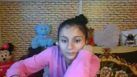 Snapshot of real_coupl3 chatting on 11/23/25, 08:30 real_coupl3 online show from 11/23/25, 08:30