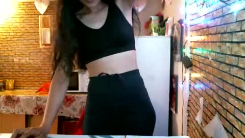 real_coupl3 online show from 05/07/26, 05:57