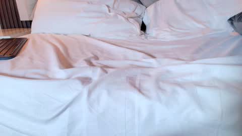 DONCELLA online show from 03/08/26, 02:04