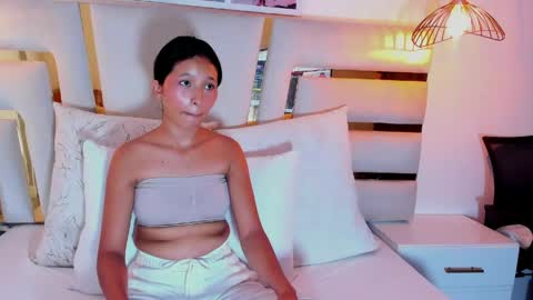 Snapshot of real_doncella_pussy chatting on 05/16/26, 01:43 DONCELLA online show from 05/16/26, 01:43
