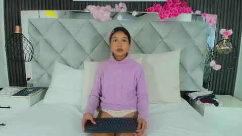 Snapshot of real_doncella_pussy chatting on 05/29/26, 06:39 DONCELLA online show from 05/29/26, 06:39