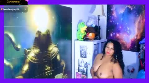 Snapshot of realgoddessdream chatting on 07/12/26, 01:07 realgoddessdream online show from 07/12/26, 01:07