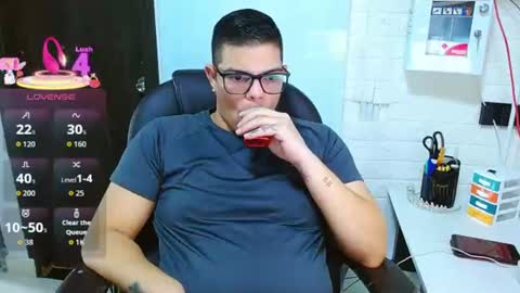 Snapshot of realjoel chatting on 07/04/26, 12:33 Joel online show from 07/04/26, 12:33