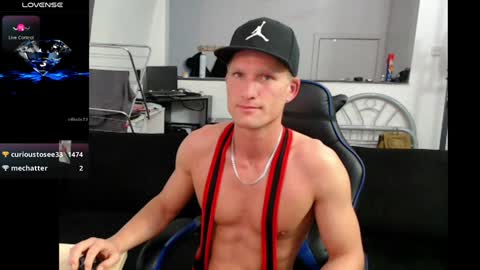 Snapshot of reallyman7 chatting on 12/19/24, 06:12 Ask me online show from 12/19/24, 06:12