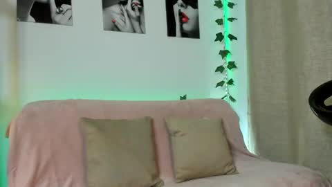 Rebeca Marchetti online show from 04/28/26, 09:31