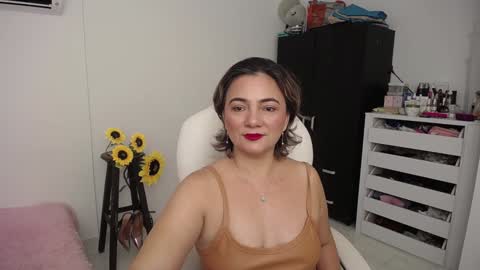Snapshot of rebeca_milf chatting on 12/06/24, 12:38 REBECA online show from 12/06/24, 12:38