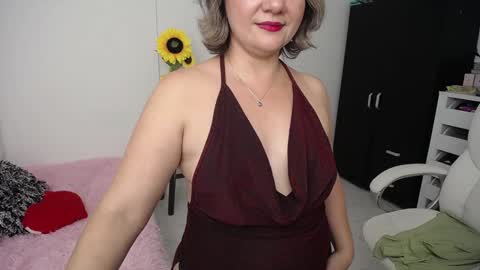 Snapshot of rebeca_milf chatting on 12/18/24, 04:31 REBECA online show from 12/18/24, 04:31