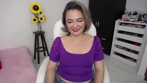 Snapshot of rebeca_milf chatting on 12/21/24, 12:38 REBECA online show from 12/21/24, 12:38