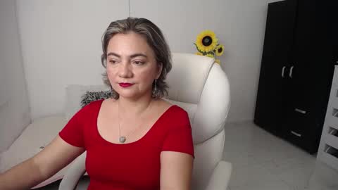 Snapshot of rebeca_milf chatting on 01/03/25, 11:46 REBECA online show from 01/03/25, 11:46