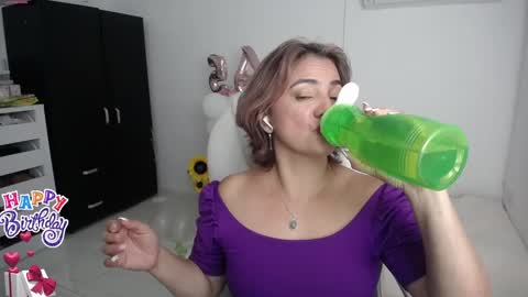 Snapshot of rebeca_milf chatting on 01/17/25, 01:57 REBECA online show from 01/17/25, 01:57