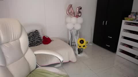 Snapshot of rebeca_milf chatting on 01/23/25, 01:08 REBECA online show from 01/23/25, 01:08