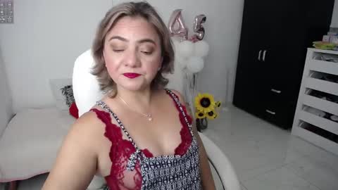 Snapshot of rebeca_milf chatting on 01/25/25, 11:13 REBECA online show from 01/25/25, 11:13