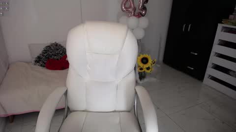 Snapshot of rebeca_milf chatting on 01/31/25, 01:43 REBECA online show from 01/31/25, 01:43