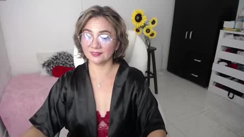 Snapshot of rebeca_milf chatting on 02/22/25, 02:08 REBECA online show from 02/22/25, 02:08