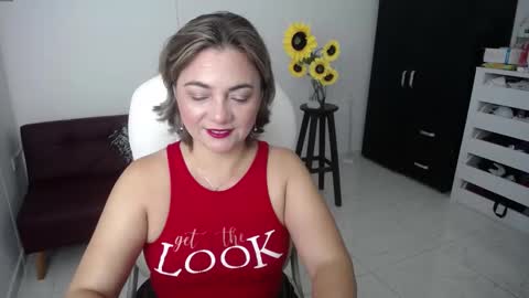 Snapshot of rebeca_milf chatting on 02/23/25, 10:39 REBECA online show from 02/23/25, 10:39