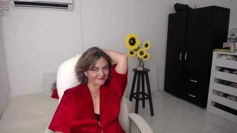 Snapshot of rebeca_milf chatting on 03/04/25, 03:04 REBECA online show from 03/04/25, 03:04