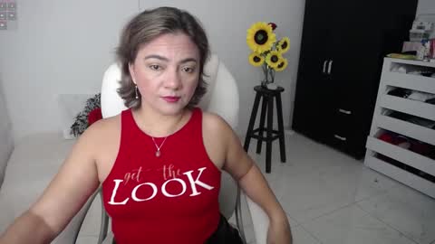Snapshot of rebeca_milf chatting on 03/09/25, 11:47 REBECA online show from 03/09/25, 11:47