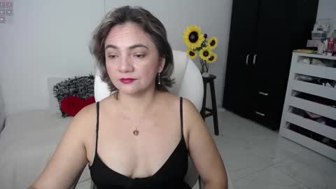 Snapshot of rebeca_milf chatting on 03/12/25, 12:36 REBECA online show from 03/12/25, 12:36