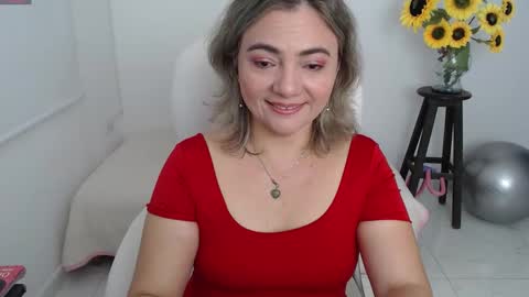 Snapshot of rebeca_milf chatting on 09/09/25, 12:05 REBECA online show from 09/09/25, 12:05