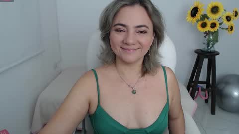 Snapshot of rebeca_milf chatting on 09/10/25, 11:54 REBECA online show from 09/10/25, 11:54