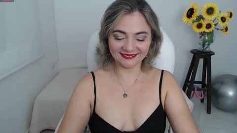 Snapshot of rebeca_milf chatting on 09/12/25, 12:05 REBECA online show from 09/12/25, 12:05