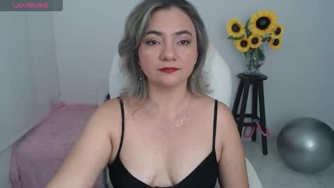 Snapshot of rebeca_milf chatting on 10/06/25, 01:08 REBECA online show from 10/06/25, 01:08