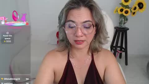 Snapshot of rebeca_milf chatting on 10/16/25, 01:17 REBECA online show from 10/16/25, 01:17