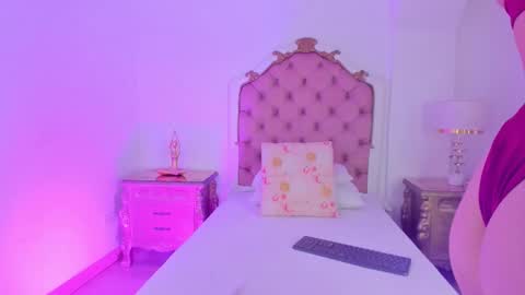 Rebeca Whatsson online show from 12/19/25, 11:28