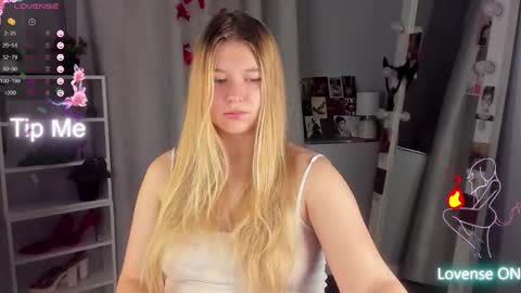 rebecca_____ online show from 09/16/25, 01:39