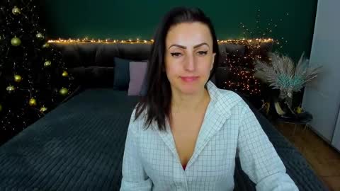 Snapshot of rebecca_diamonds chatting on 01/08/25, 09:00 rebecca_diamonds online show from 01/08/25, 09:00