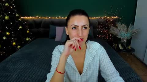 Snapshot of rebecca_diamonds chatting on 01/08/25, 12:05 rebecca_diamonds online show from 01/08/25, 12:05