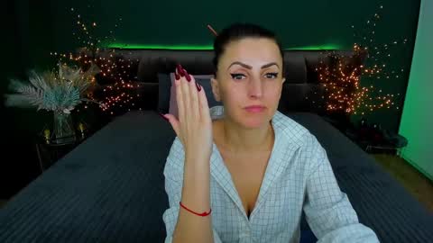 Snapshot of rebecca_diamonds chatting on 02/06/25, 09:43 rebecca_diamonds online show from 02/06/25, 09:43
