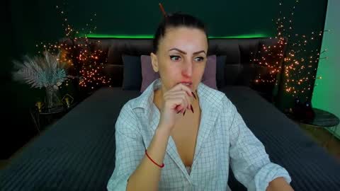 Snapshot of rebecca_diamonds chatting on 02/10/25, 06:42 rebecca_diamonds online show from 02/10/25, 06:42