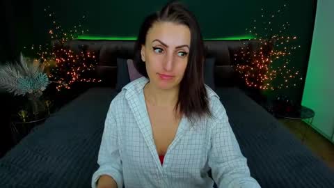 Snapshot of rebecca_diamonds chatting on 02/12/25, 01:37 rebecca_diamonds online show from 02/12/25, 01:37