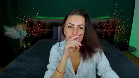 Snapshot of rebecca_diamonds chatting on 02/18/25, 06:59 rebecca_diamonds online show from 02/18/25, 06:59