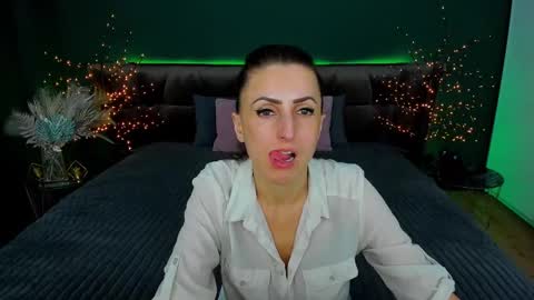 Snapshot of rebecca_diamonds chatting on 02/26/25, 02:57 rebecca_diamonds online show from 02/26/25, 02:57
