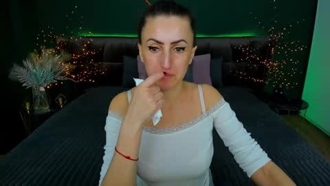 Snapshot of rebecca_diamonds chatting on 02/27/25, 07:23 rebecca_diamonds online show from 02/27/25, 07:23