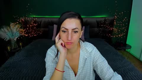 Snapshot of rebecca_diamonds chatting on 03/05/25, 06:44 rebecca_diamonds online show from 03/05/25, 06:44
