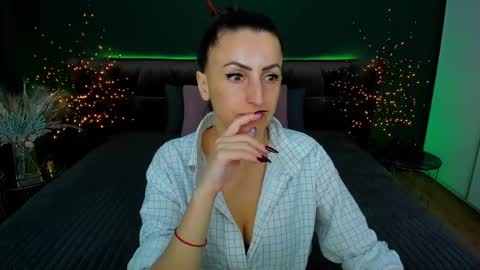 Snapshot of rebecca_diamonds chatting on 03/10/25, 06:38 rebecca_diamonds online show from 03/10/25, 06:38
