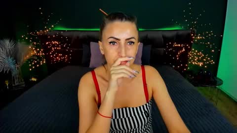 Snapshot of rebecca_diamonds chatting on 09/22/25, 05:31 rebecca_diamonds online show from 09/22/25, 05:31