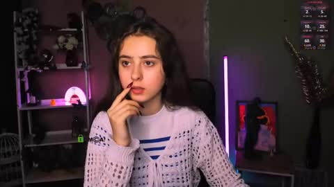 Snapshot of rebecca_smile_ chatting on 11/30/25, 02:21 rebecca_smile_ online show from 11/30/25, 02:21