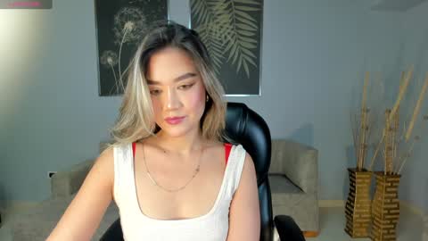 Snapshot of rebeccahudson_ chatting on 01/27/25, 05:14 Rebe online show from 01/27/25, 05:14