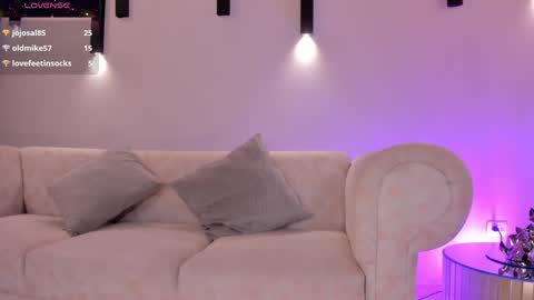 Snapshot of rebeccahudson_ chatting on 01/30/25, 09:25 Rebe online show from 01/30/25, 09:25