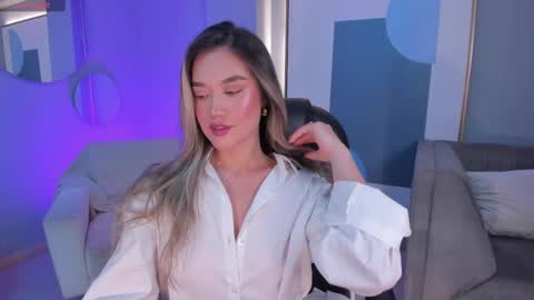 Snapshot of rebeccahudson_ chatting on 02/20/25, 03:12 Rebe online show from 02/20/25, 03:12