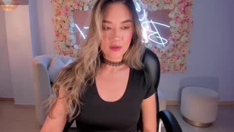 Snapshot of rebeccahudson_ chatting on 02/26/25, 02:15 Rebe online show from 02/26/25, 02:15