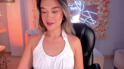 Snapshot of rebeccahudson_ chatting on 02/27/25, 03:14 Rebe online show from 02/27/25, 03:14